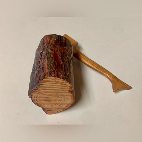 1940s Antique Hand Crafted Prisoner Made Axe Splitting Log Wooden Figurine - Picture 9 of 16